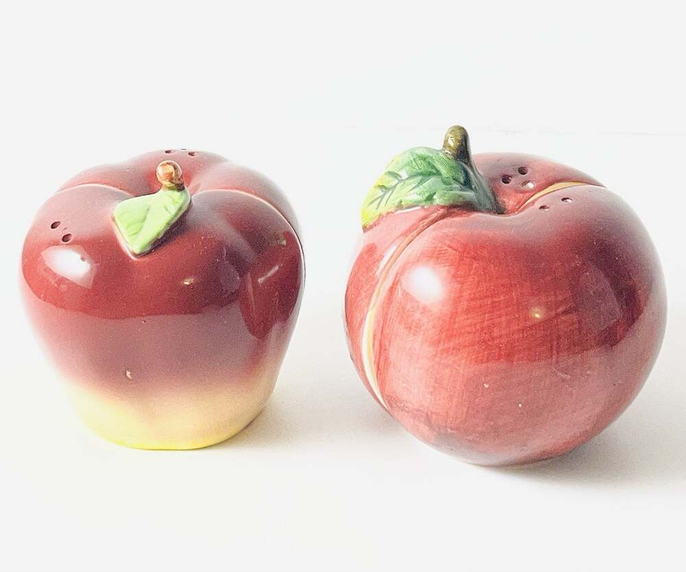 Ceramic Apple Salt and Pepper Shakers Set Kitchen Fruit Decor